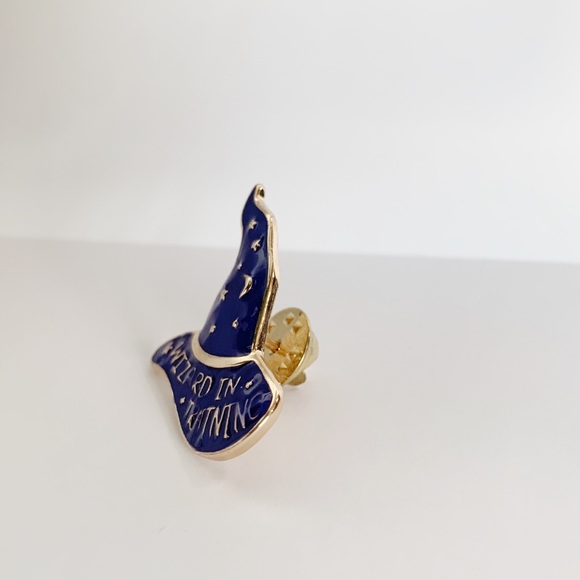 Wizard Hat Pin - Picture 4 of 4